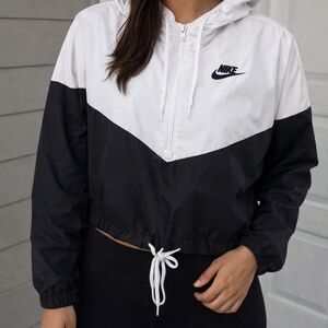 Nike Cream and Black Windbreaker